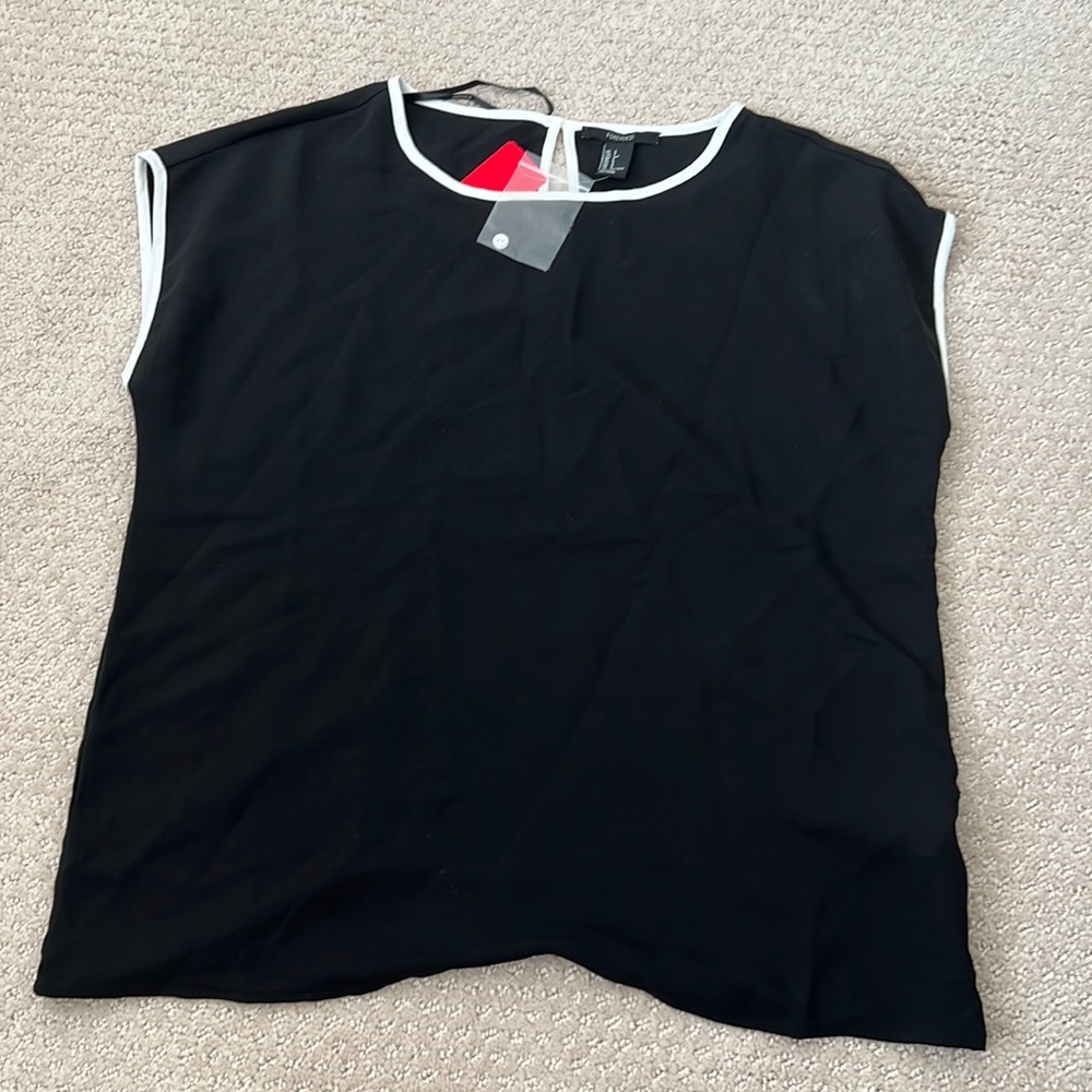 Flowy F21 Black and white trim blouse short sleeves shirt